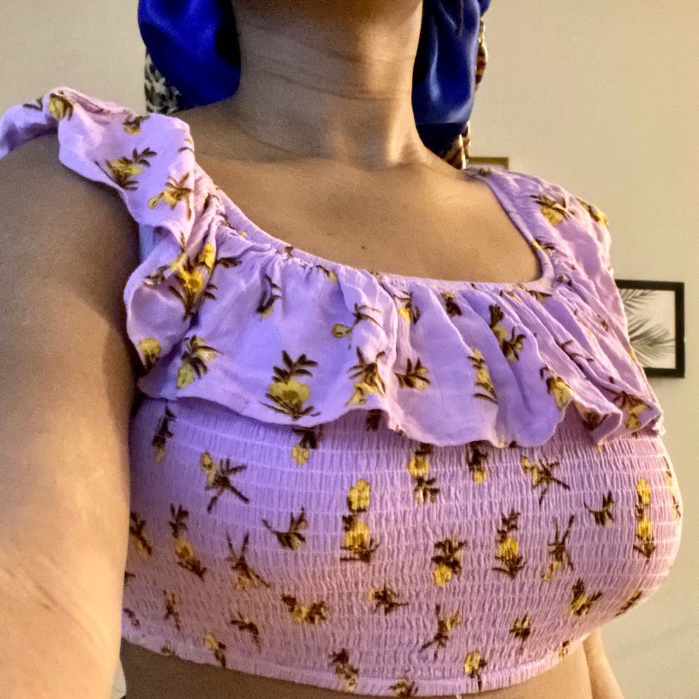 Cute Purple Floral Crop Top, great condition.
